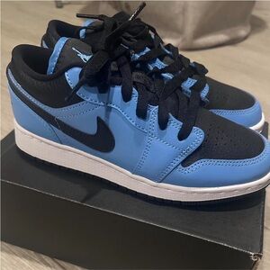 Nike Kids Black and Blue Sneakers